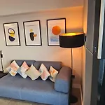 Sunset Lake Boutique Apartment